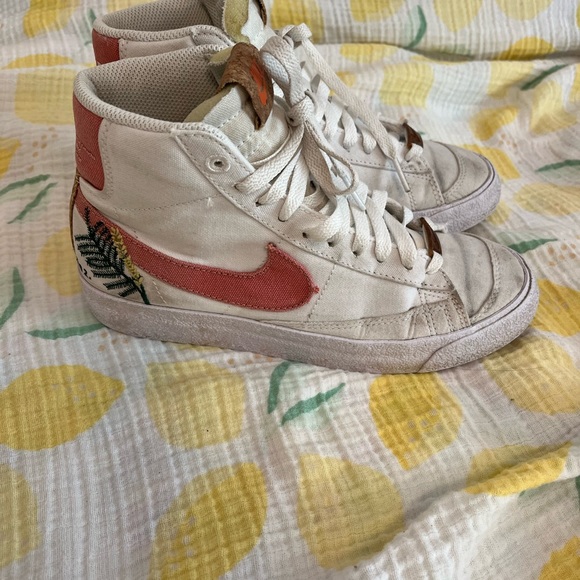 Nike Blazer fig 2 size 6 - Picture 4 of 5